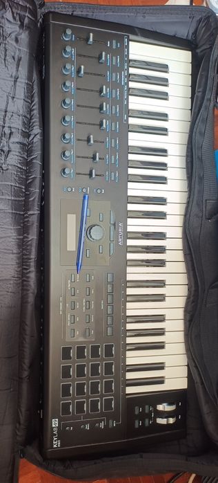 Controladora MIDI Arturia Keylab MKII 49