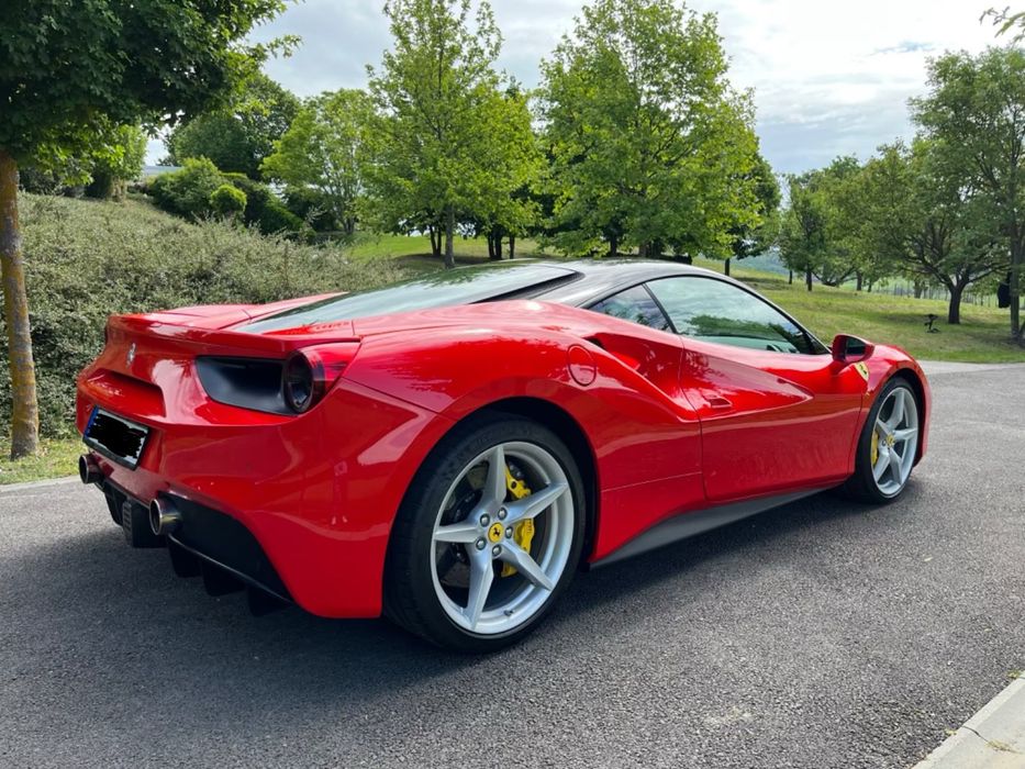 Ferrari 488 2016 photo 2