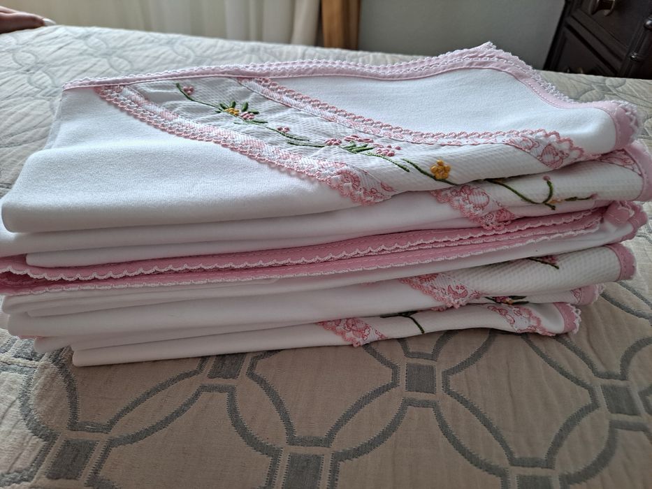 Fralda de bebé com bordado Madeira