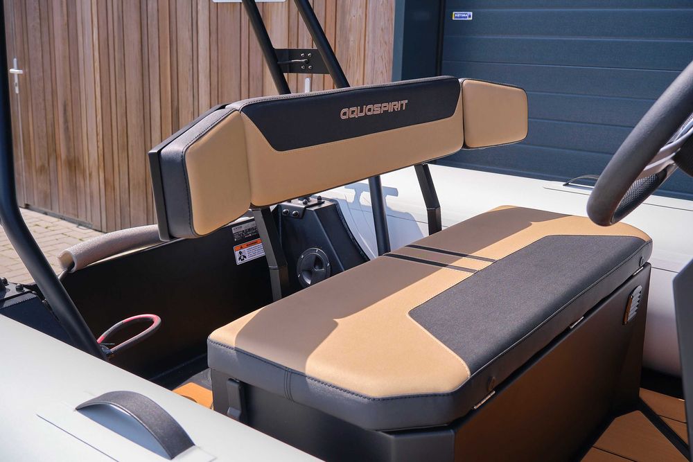 Rib Aluminium AquaSpirit S450 WHITE and BLACK