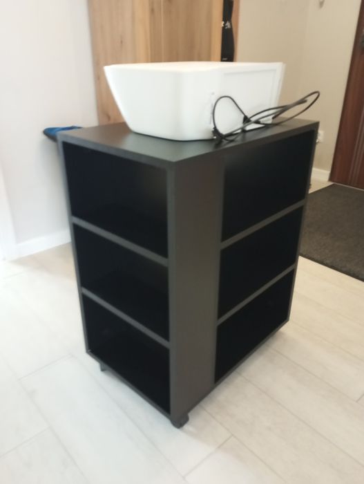 Sprzedam regał  na książki