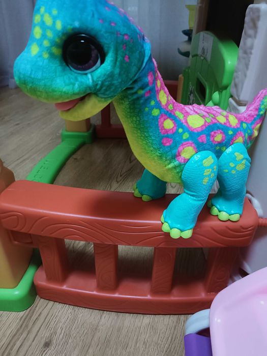 Boneco dinossauro hasbro