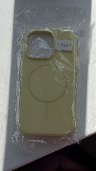 Чохол iphone 16 pro
