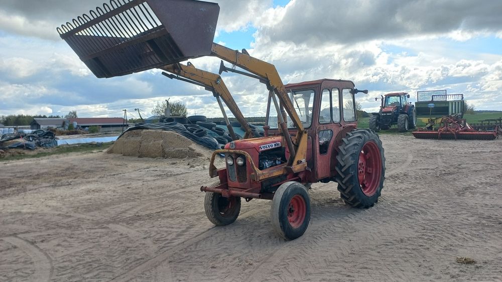 Ciągnik Volvo Bm 400 z turem