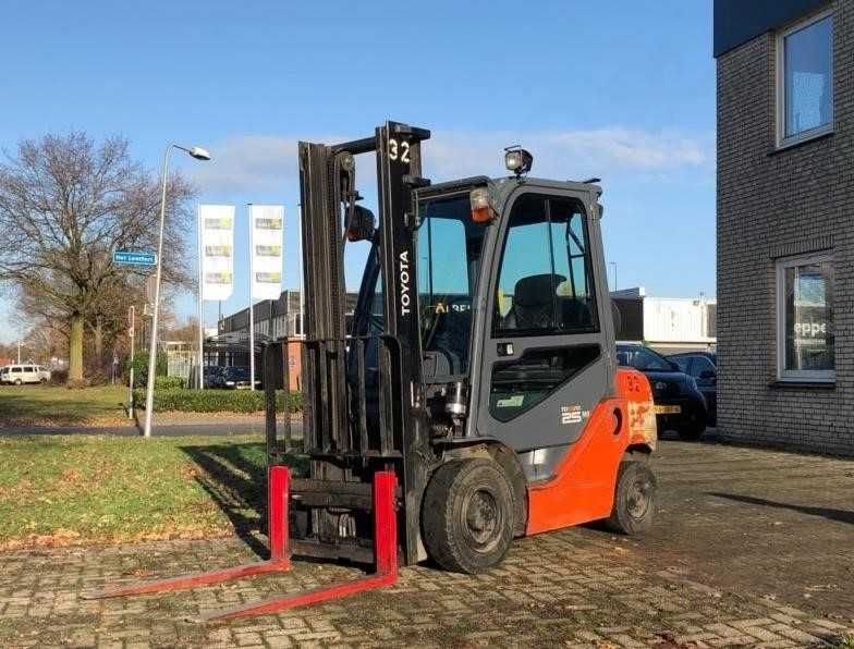 Аренда спецтехники самосвал, автокран. Манипулятор. Экскаватор.