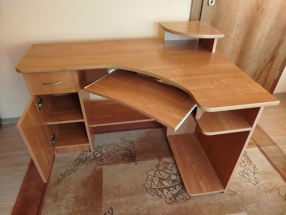 Biurko komputerowe narożne z nadstawką