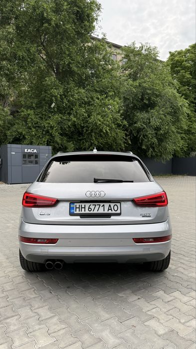Продам Audi Q3 quattro (автомат !)
