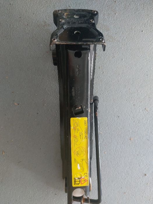 Podnosnik samochodowy,  lewarek vw, opel, audi, uniwersalny
