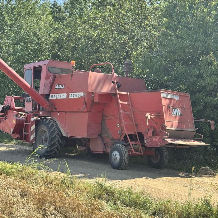 Комбайн Massey Ferguson 440