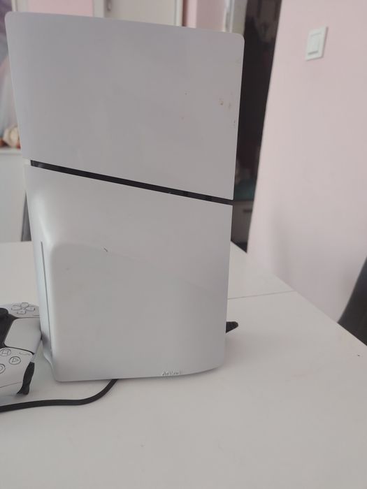 Ps5 1tb z napędem + pad