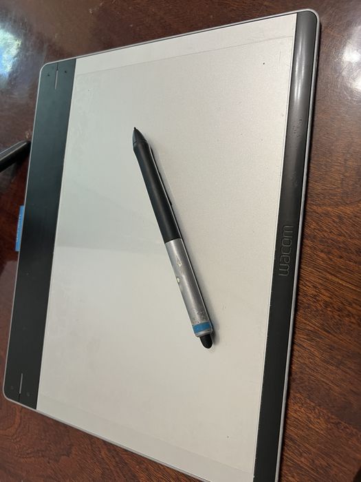 Графічний планшет wacom intuos CHT-680.