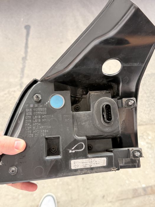 Задні ліхтарі Tesla 3 USA L R Тесла 3