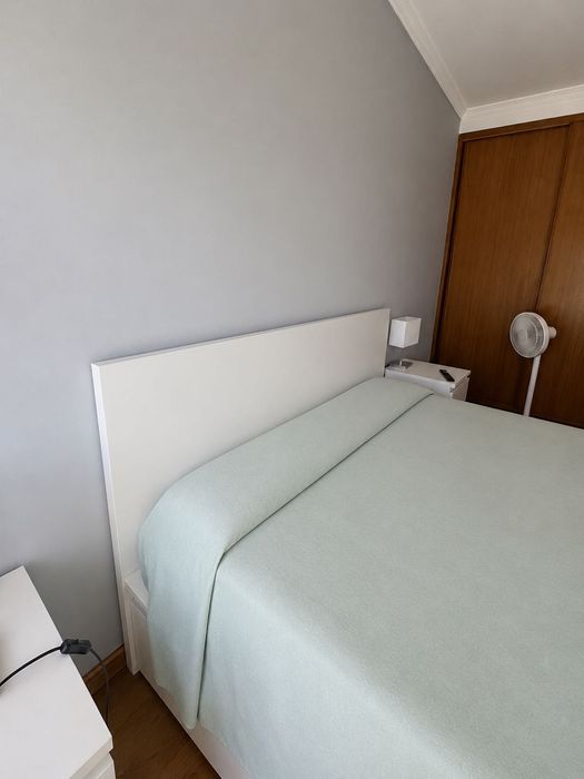Cama de Casal com Arrumação