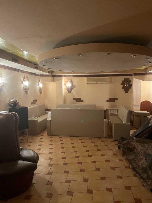 Здам в оренду комерційне приміщення в центрі міста (100–180 м²) 1й пов