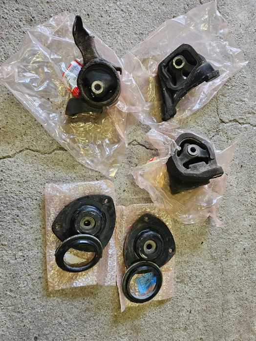 Poduszki silnika, poduszka i łożysko amortyzatora Honda crv ii 2.0