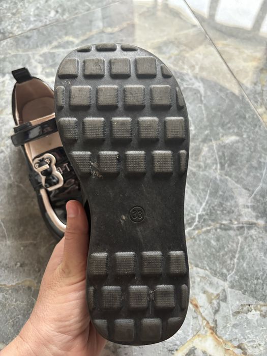 Продам дитячі туфлі