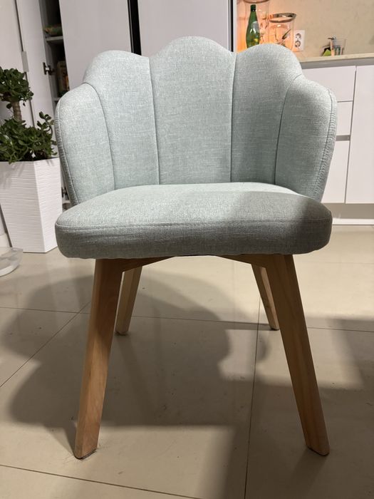 3 cadeiras azul água