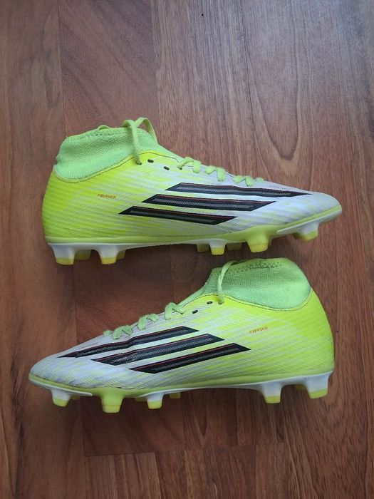 Buty piłkarskie korki nr 40