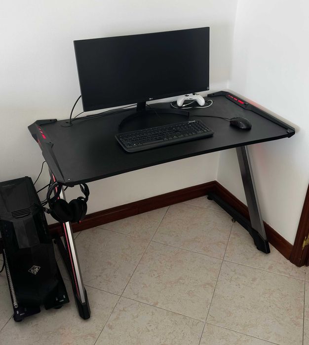 Mesa Gaming ALPHA GAMER Lectra RGB