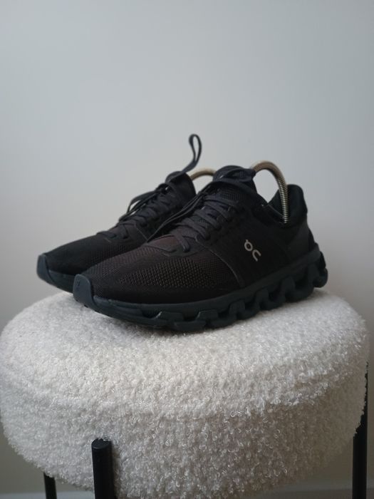 Оригінальні кросівки on cloud