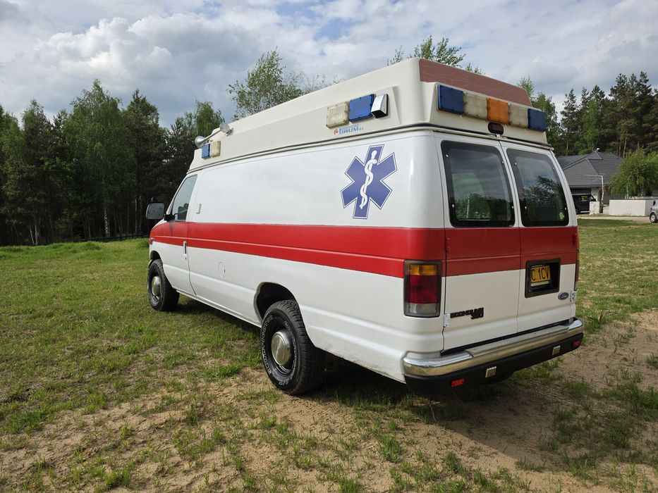 Ford e350 econoline karetka
