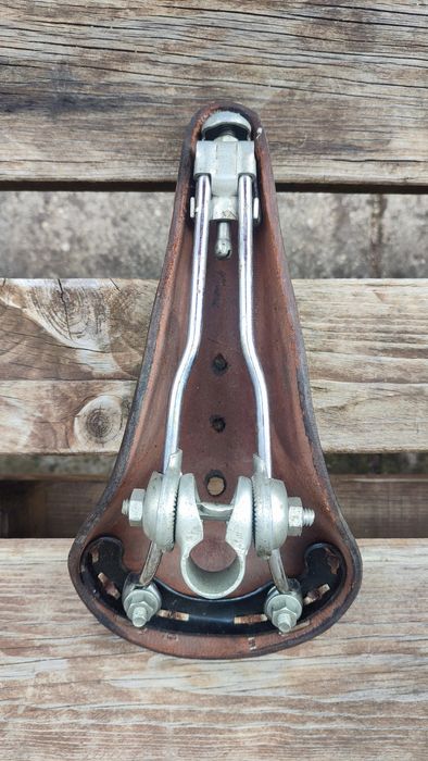 Selim em pele TORPEDO fabrico TABOR antigo raríssimo colecionável