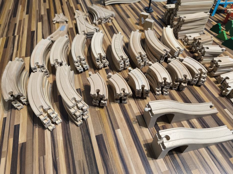 Tory kolejowe drewniane