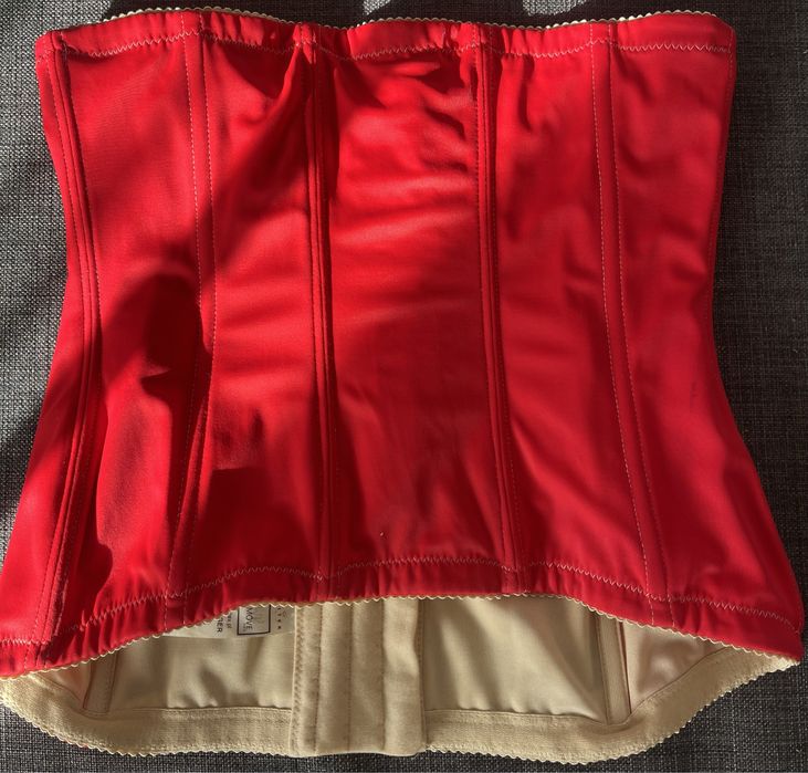 gorset modelujący dla Pań o wzroście od 166 cm.