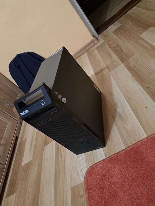 Lenovo think centre komputer