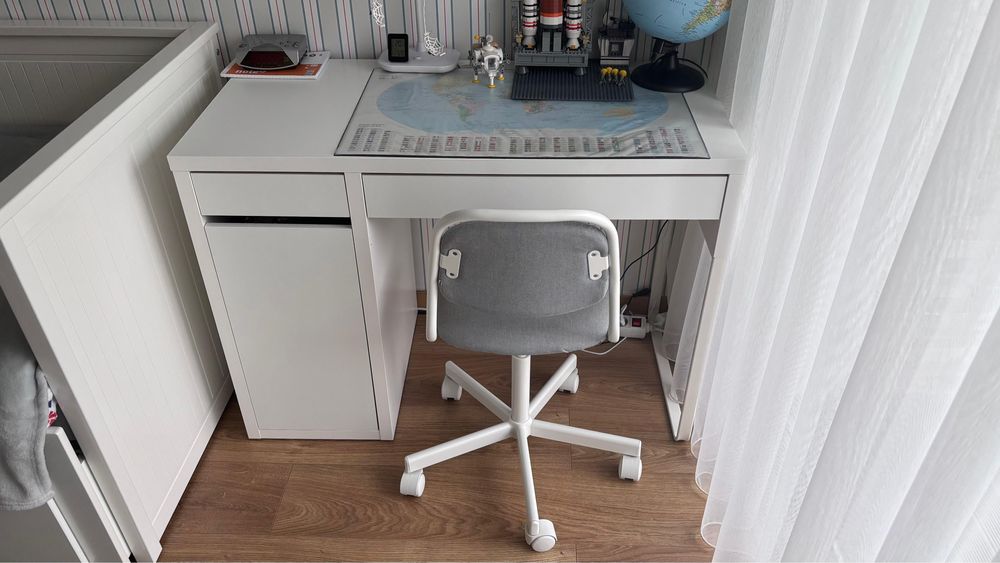 Cama de criança  + colchao novo 100x200  + secretaria