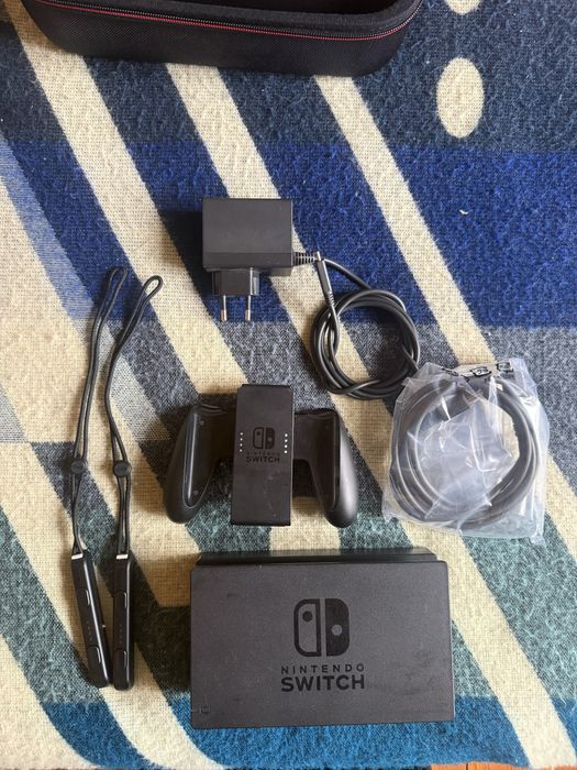 Nintendo Switch com mala e controle extra