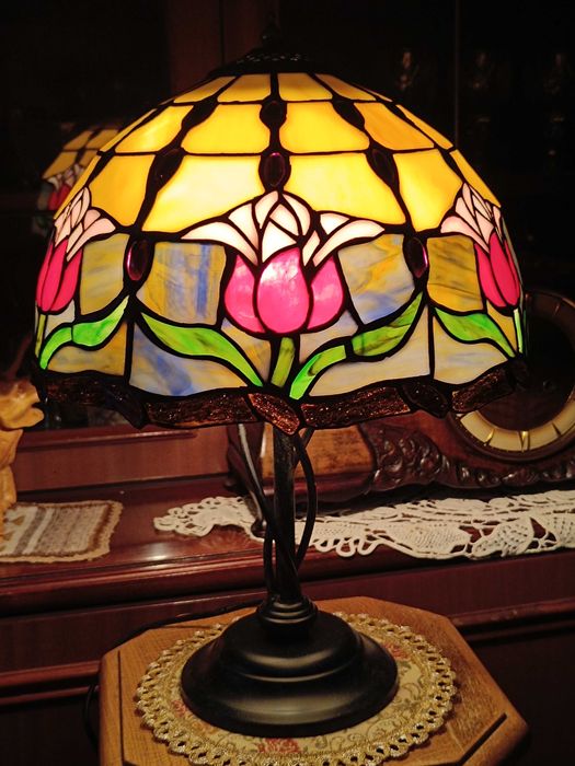 Lampa ,,Tiffany" , Tulipany - witrażowa ,