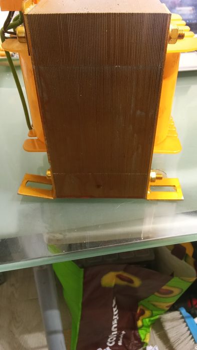 Single-phase transformer with primary 230V and multiple outputs: 120V, 12V, 40V, 5.5V, etc...64740751927171121