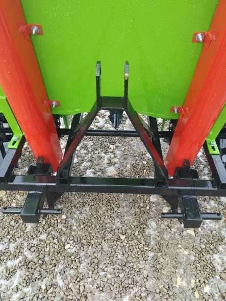 Dwurzędowa sadzarka do rozsady warzyw i ziemniaków