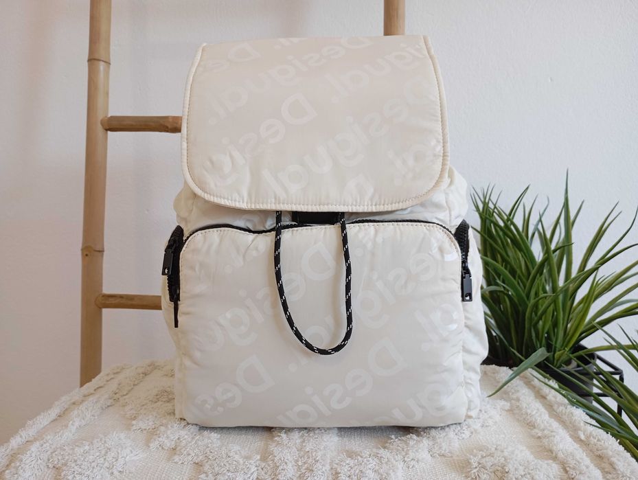 Mochila Desigual bege/branca