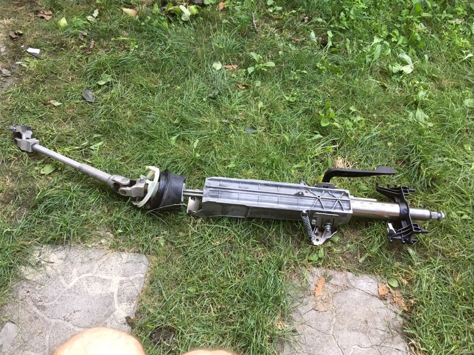 Кулак BMW F30 ходовая, полуось, кардан, рычаг, цапфа, стойка, подвеска