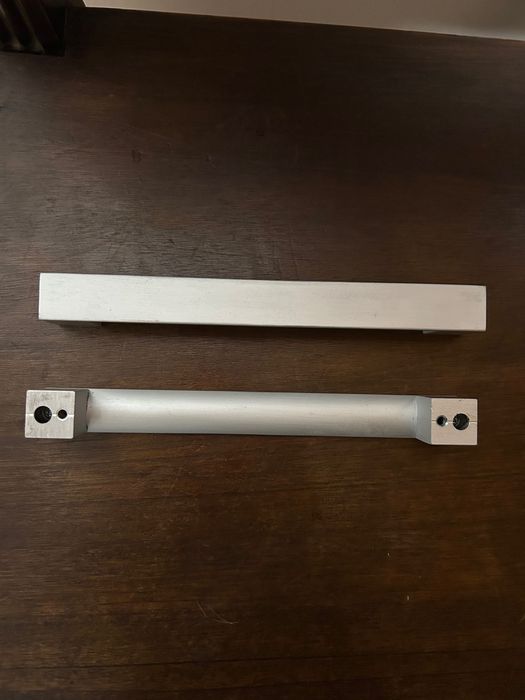 Puxadores em alumínio