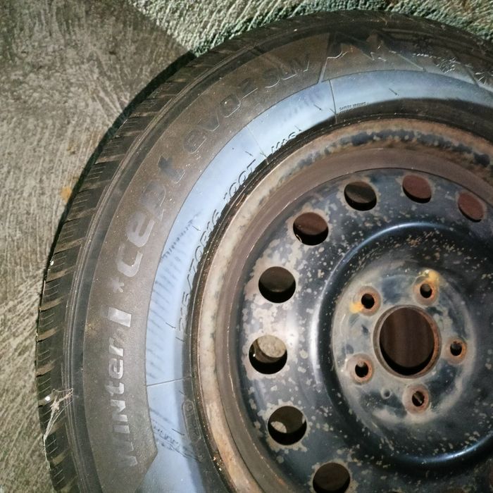 Koło 5x114,3 Hankook 215/70 R16 Zimowe