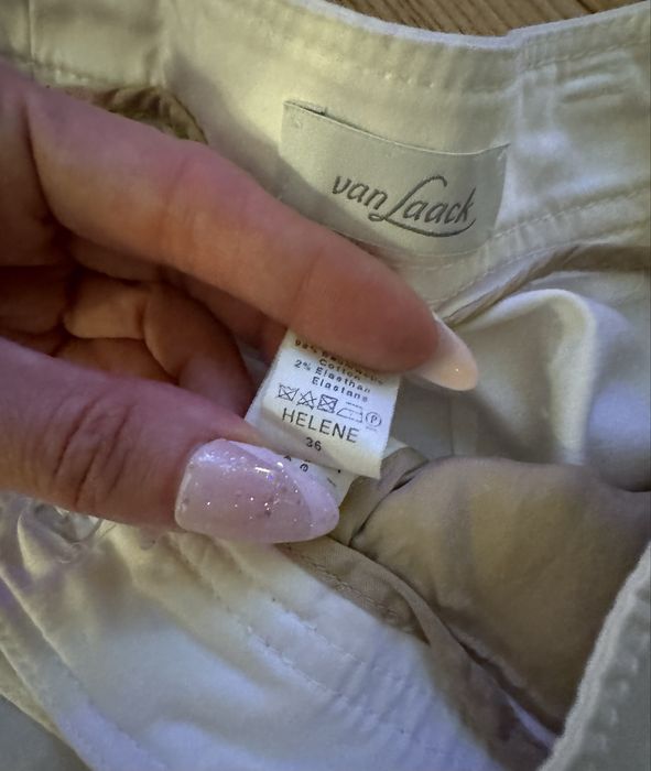 Nowe, białe krótkie spodenki przed kolano 36 okazja