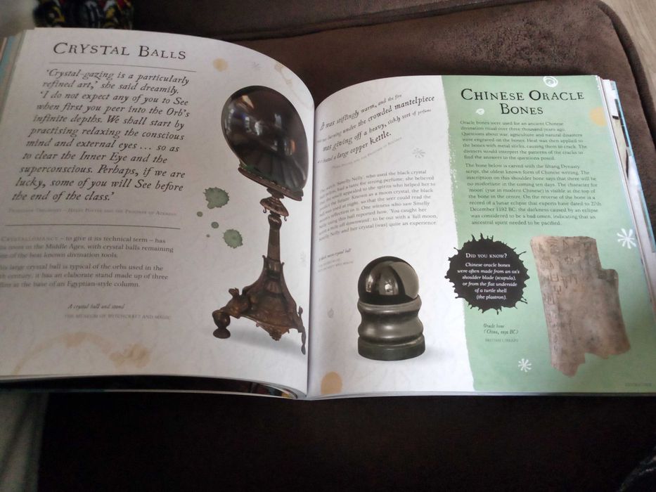 Harry Potter - A Journey Through a History of Magic (1ª edição RARA)