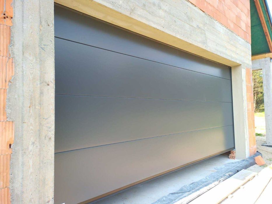 Brama segmentowa 3000x3000 Antracyt (RAL7016)