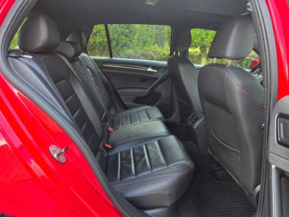 Volkswagen Golf GTI SE      2015