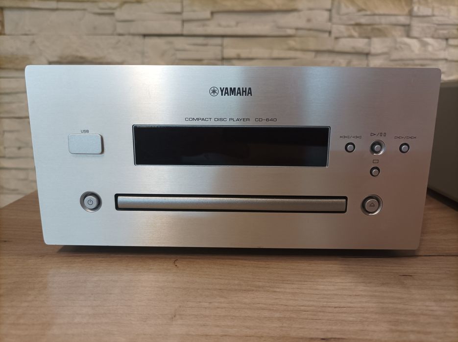 Yamaha CD-640 , Yamaha CDX-E410