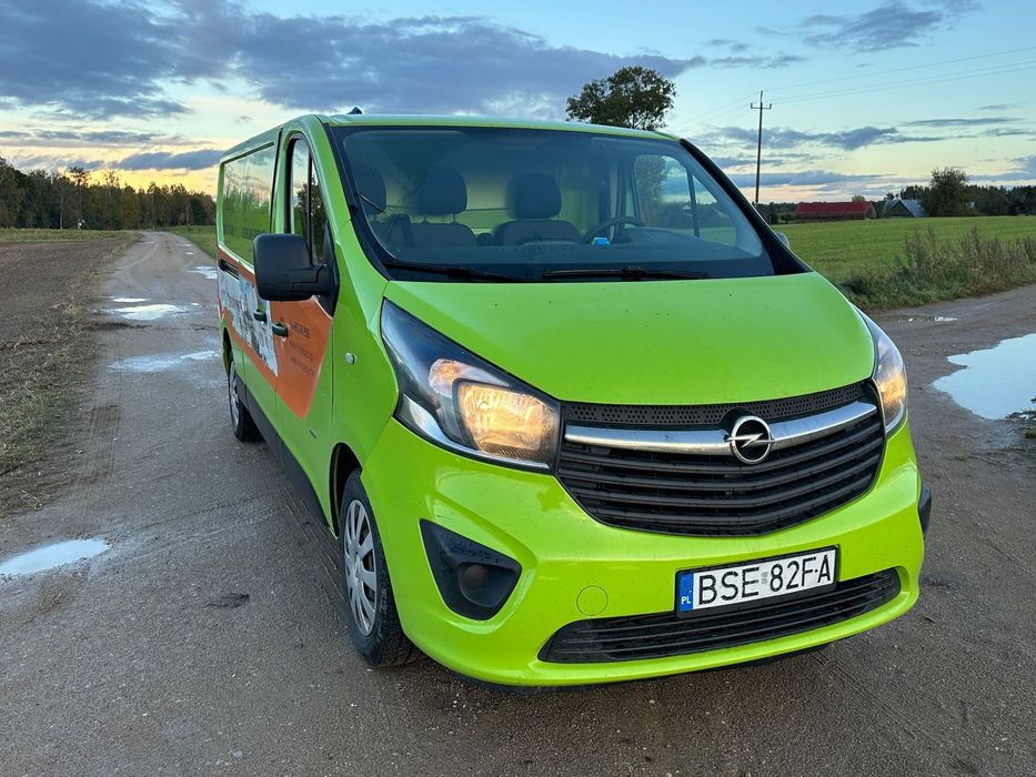 Opel Vivaro  Opel Vivaro II 1.6 biturboL2H1 Long z paką 1szy wlasciciel hak