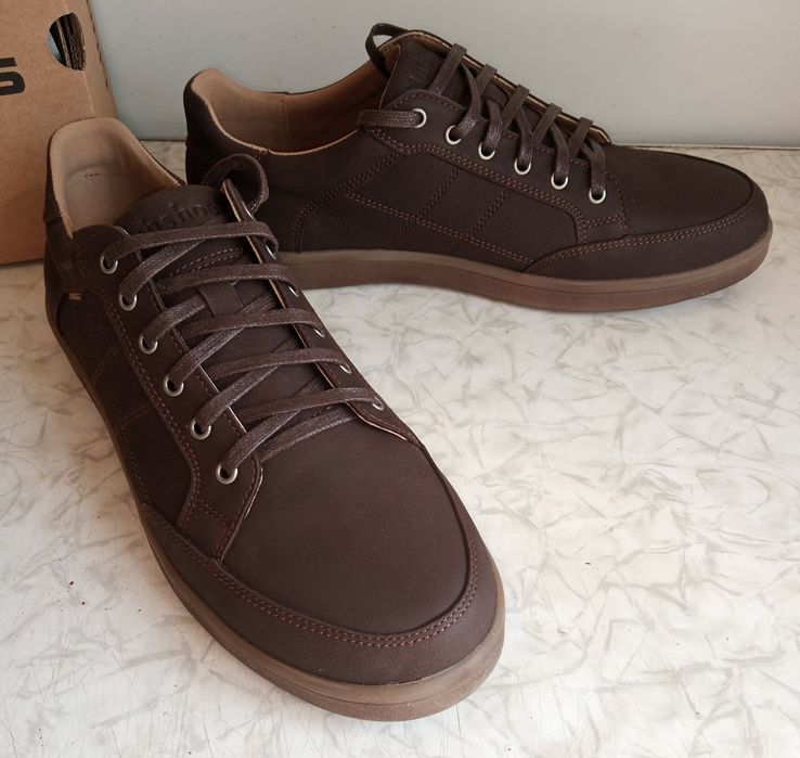 Кожаные мужские весенние кроссовки.