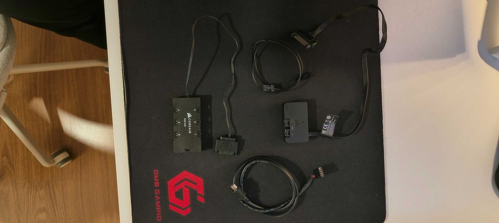 3 Corsair AF120 RGB ELITE Fans + Complete iCUE System64740898230785123