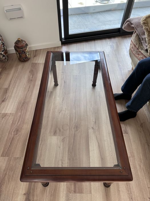 2 mesas de sala de apoio