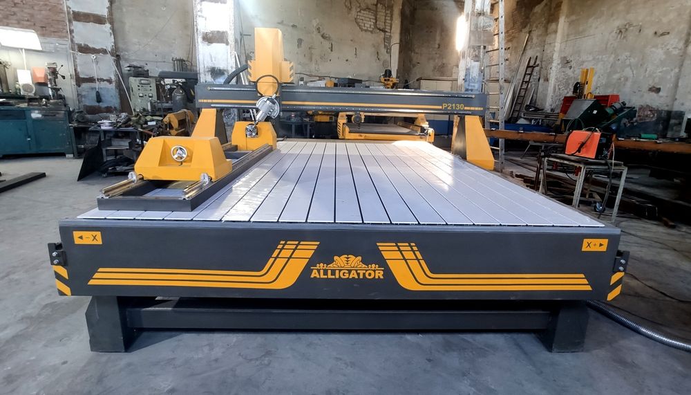 Станок с ЧПУ Верстат по дереву, карбону, пластику, алюмінію