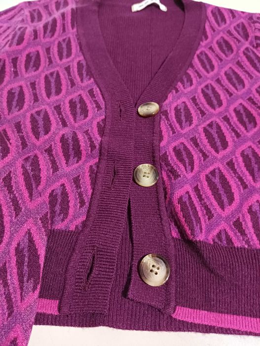 Casaco de malha com decote em V