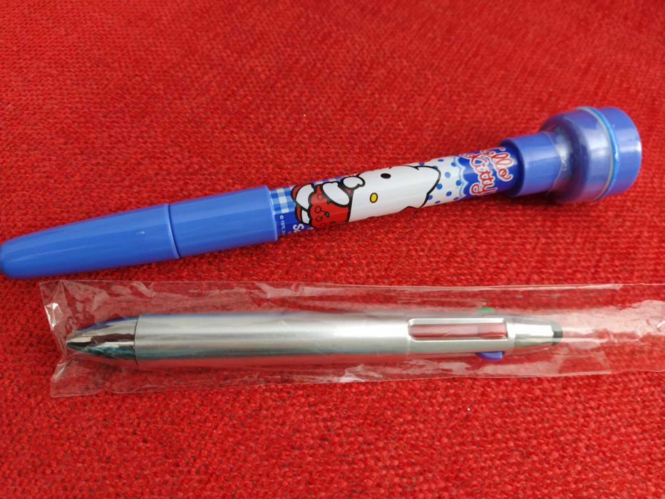 Hello Kitty Pen Set with Stamp + 4-Color Pen64309604851330120